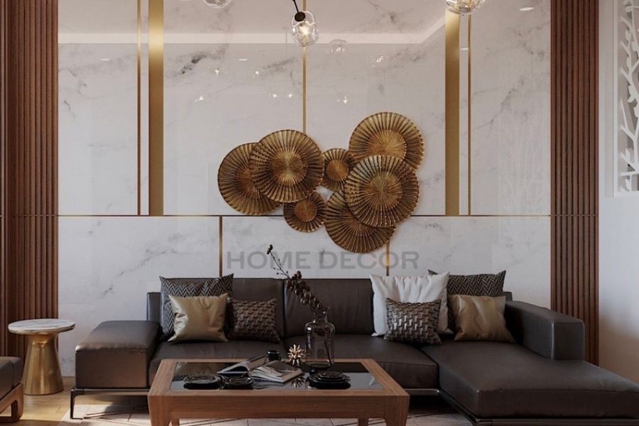 Nẹp T Inox Vàng Gương tạo điểm nhấn tinh tế cho tường phòng khách.