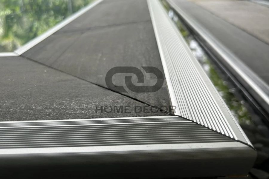 Mua nẹp chống trượt chất lượng cao tại Nepnhomdecors đảm bảo an toàn và thẩm mỹ