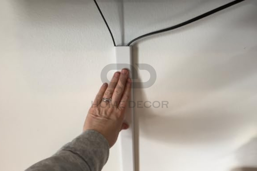 Nẹp Bán Nguyệt Tự Dính vs. Nẹp Bắt Vít: Lựa Chọn Nào Phù Hợp Cho Bạn?
