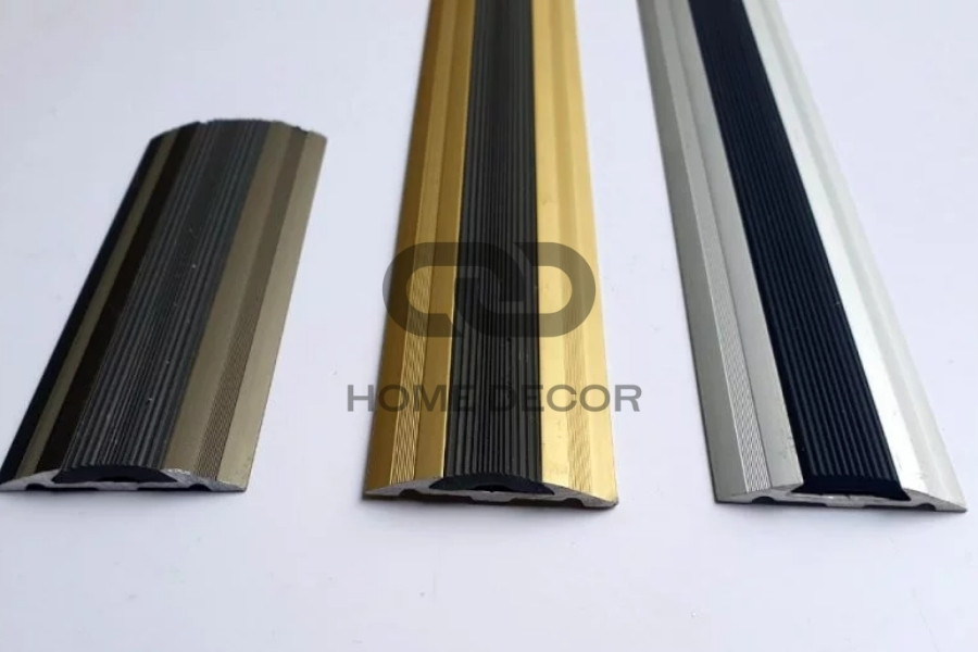 Nẹp Chống Trượt Cho Dốc, Ram Dốc và Khu Vực Công Nghiệp: Giải Pháp An Toàn Lao Động