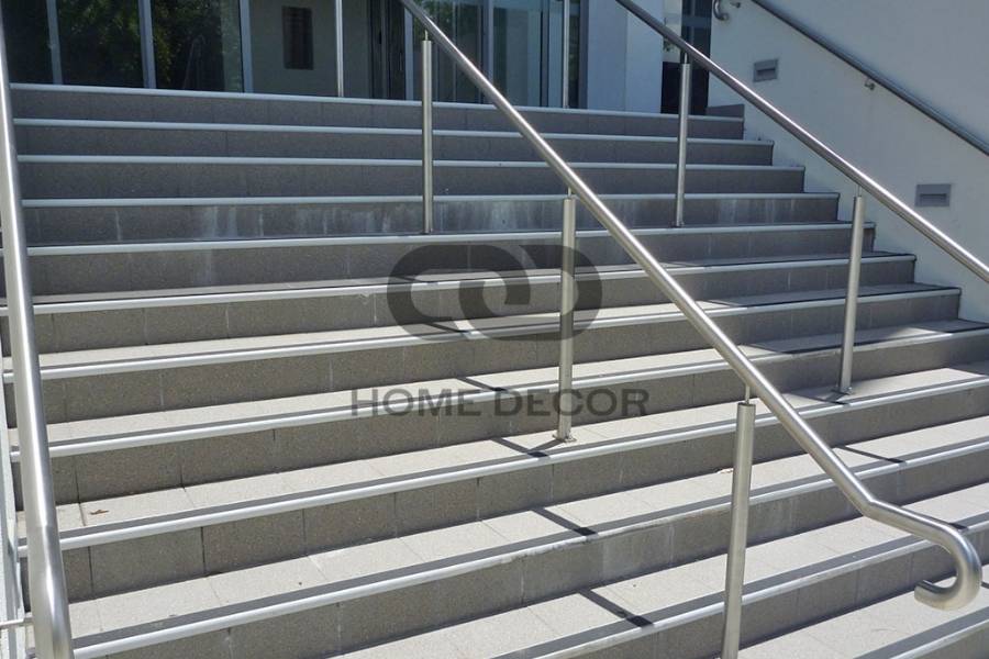 Nẹp chống trượt trong các công trình công cộng (bệnh viện, trường học, TTTM)