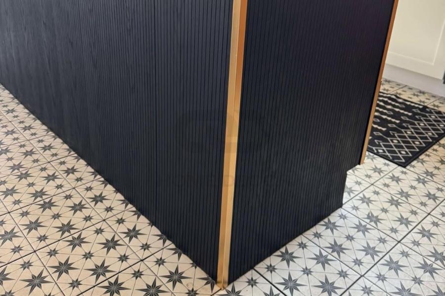 Quy trình thi công nẹp V inox chuyên nghiệp đảm bảo tính thẩm mỹ và độ bền