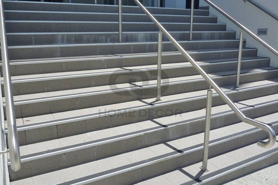 Tổng quan các loại nẹp chống trượt phổ biến ứng dụng thực tế trên cầu thang và sàn nhà